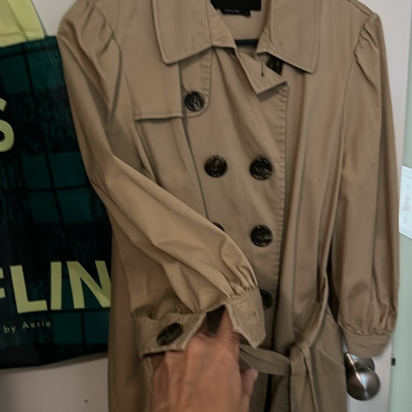 BCBGMaxAzria Beige Trench Coat - Picture 4 of 5